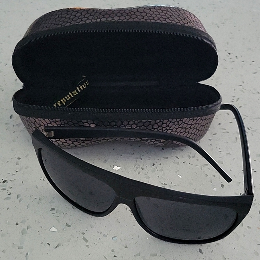 Taylor Swift Reputation Sunglasses and Case